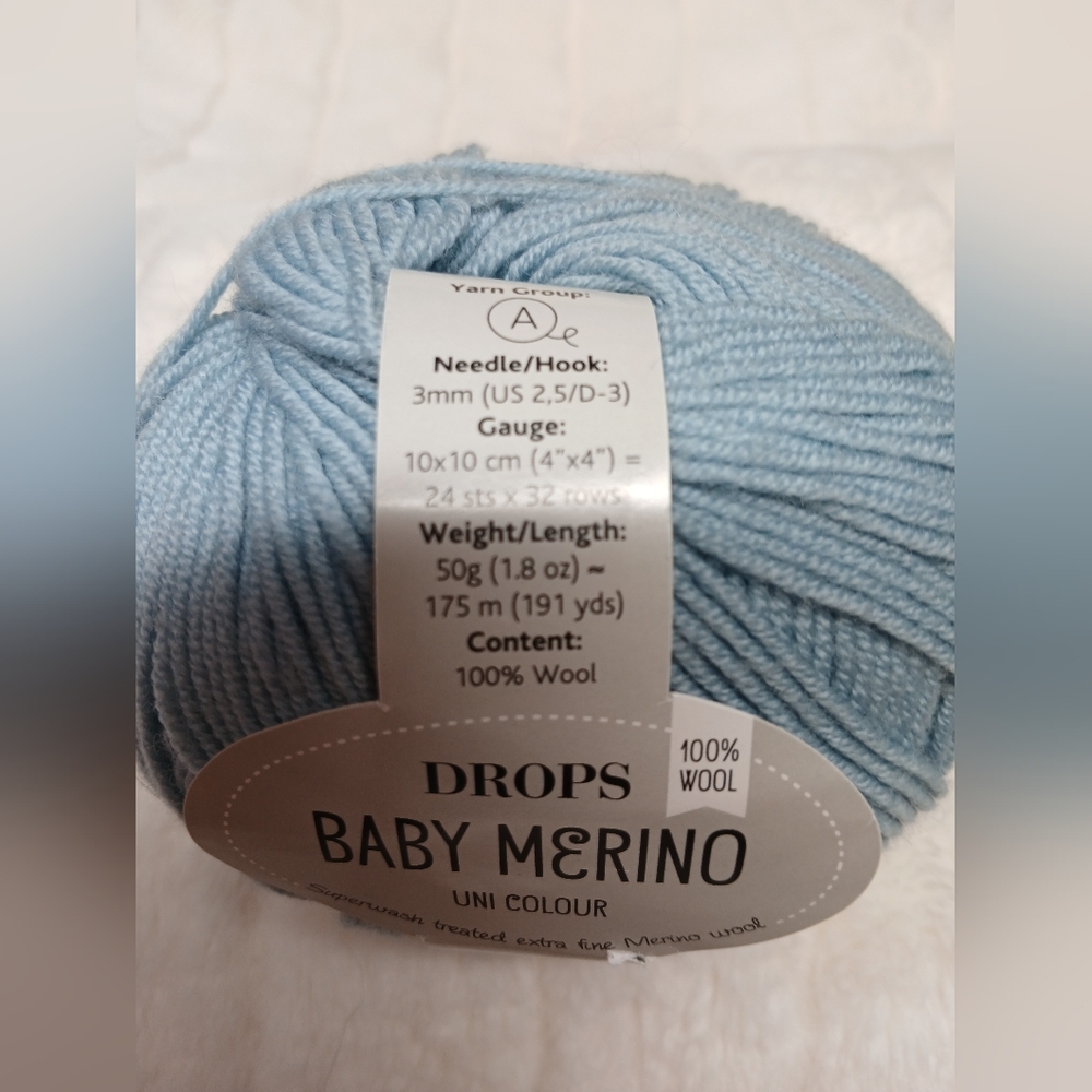 Drops Baby Merino Yarn 100% Wool Light Blue Superwash 191 Yards - New - Picture 2 of 4
